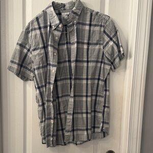 Short-Sleeve Gray Plaid Button-Down Shirt